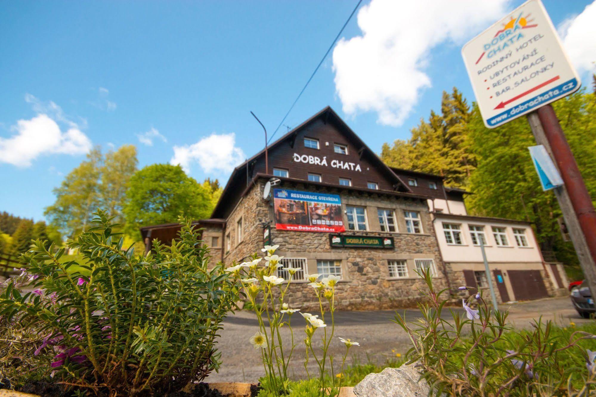 Horsky Hotel Dobra Chata Stachy Exteriör bild