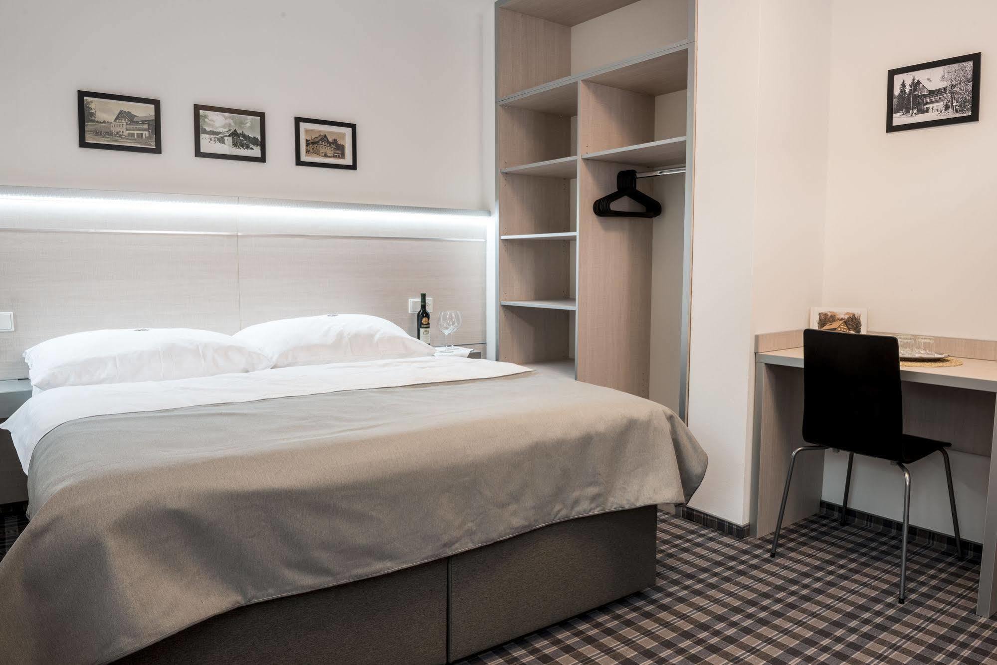 Horsky Hotel Dobra Chata Stachy Exteriör bild